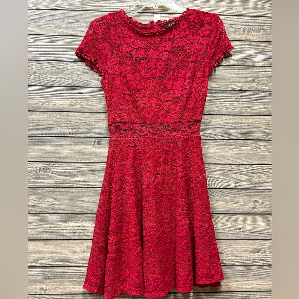 Jodi Kristopher Juniors Dress size 3, Beautiful Red Lace